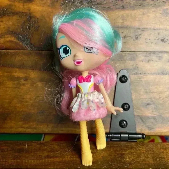 Shopkins Shoppies Season 8 World Vacation Peppa-Mint Doll - Picture 2 of 7